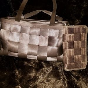 Harvey seatbelt bag